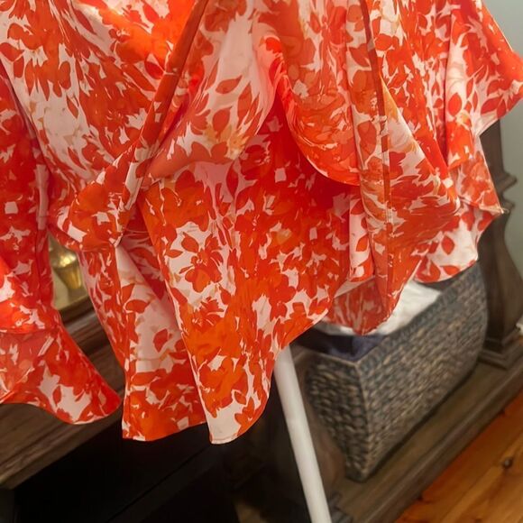 Vince Camuto Flowy Bell Sleeve Blouse Size  L - Picture 7 of 11